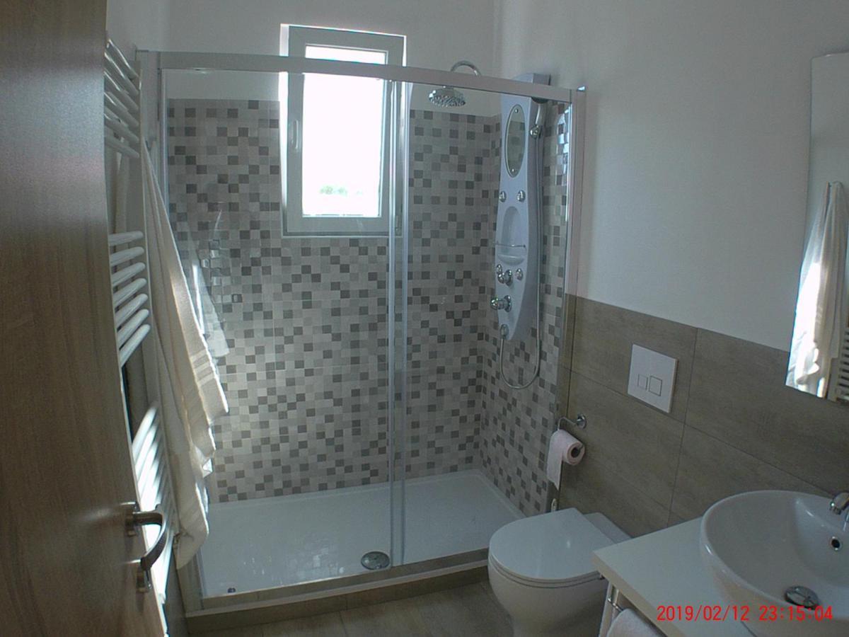 Un Passo Dal Mare Bed & Breakfast Fiumicino Exterior photo